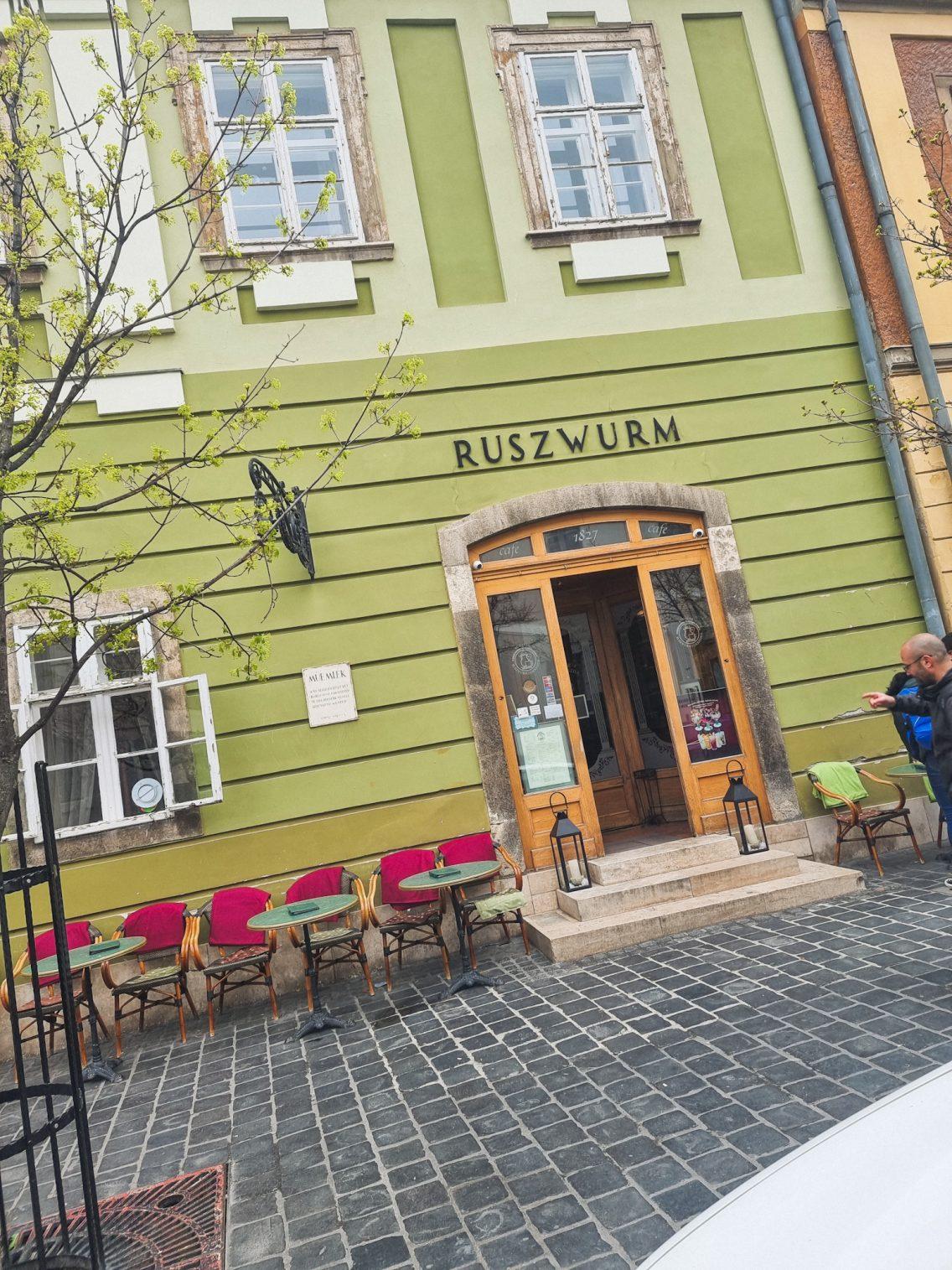 Best Cafés & Patisseries You Must Visit in Budapest